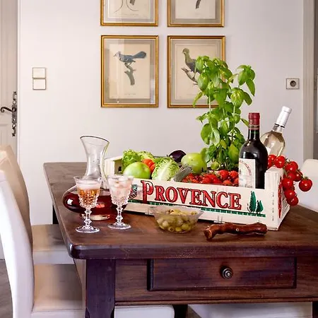Du Domaine De La Tour Aix-en-Provence