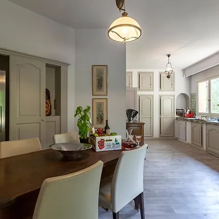 Du Domaine De La Tour Villa